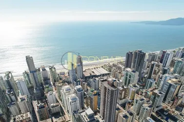 Apartamento &agrave; venda - 172m&sup2; - Meia Praia