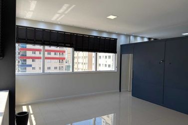 Sala Comercial &agrave; venda - 60m&sup2; - Meia Praia