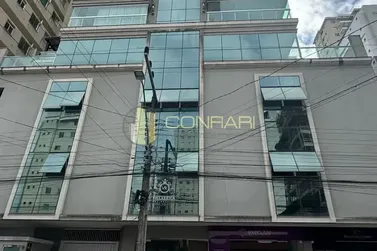 Apartamento &agrave; venda - 136m&sup2; - Meia Praia
