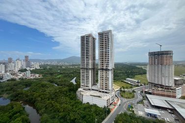 Apartamento &agrave; venda - 85m&sup2; - Meia Praia