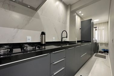 Apartamento &agrave; venda - 85m&sup2; - Meia Praia