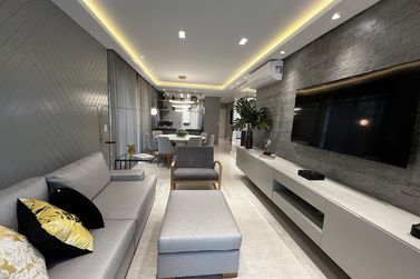 Apartamento &agrave; venda - 148m&sup2; - Meia Praia