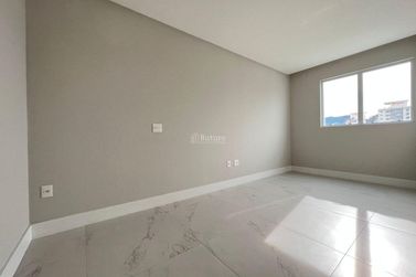 Apartamento &agrave; venda - 197m&sup2; - Meia Praia