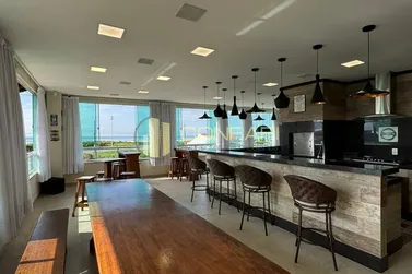 Casa &agrave; venda - 340m&sup2; - Meia Praia