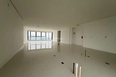 Apartamento &agrave; venda - 530m&sup2; - Barra Sul