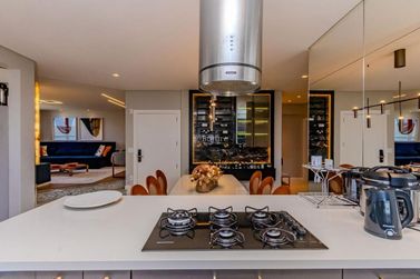 Apartamento &agrave; venda - 200m&sup2; - Meia Praia