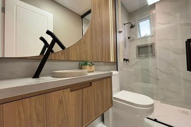 Apartamento &agrave; venda - 140m&sup2; - Meia Praia