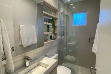 Apartamento &agrave; venda - 141m&sup2; - Meia Praia
