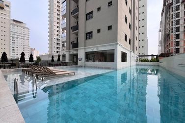 Apartamento &agrave; venda - 132m&sup2; - Meia Praia
