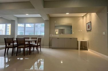 Apartamento &agrave; venda - 118m&sup2; - Meia Praia