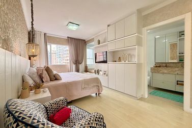 Apartamento &agrave; venda - 160m&sup2; - Meia Praia