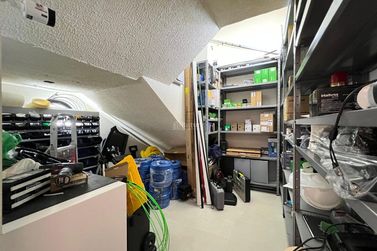 Sala Comercial &agrave; venda - 100m&sup2; - Meia Praia