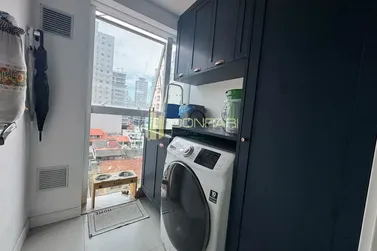 Apartamento &agrave; venda - 136m&sup2; - Meia Praia