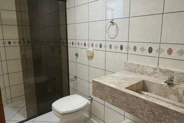 Apartamento para alugar - 140m&sup2; - Meia Praia