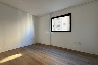 Apartamento &agrave; venda - 185m&sup2; - Meia Praia