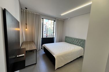 Apartamento &agrave; venda - 175m&sup2; - Meia Praia