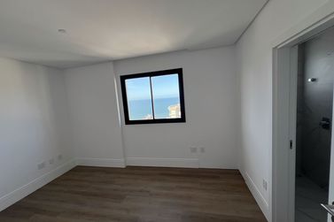 Apartamento &agrave; venda - 185m&sup2; - Meia Praia
