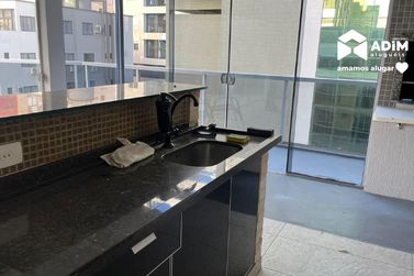 Apartamento para alugar - 160m&sup2; - Meia Praia