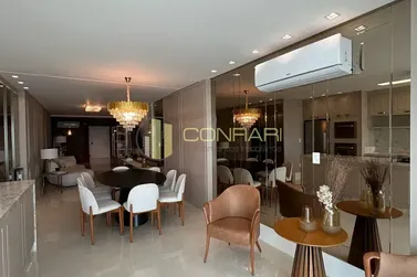 Apartamento &agrave; venda - 180m&sup2; - Meia Praia
