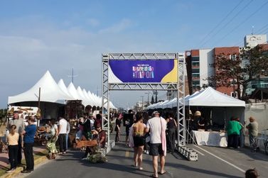 Feira de Artesanato na Beira Mar re&uacute;ne artes&atilde;os e fortalece economia local