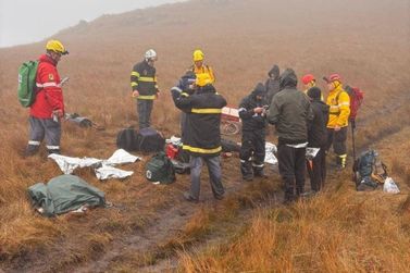Homem sofre mal s&uacute;bito durante trilha na Pedra da Tartaruga em Garuva e morre