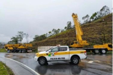SC-417 &eacute; totalmente bloqueada em Garuva nesta ter&ccedil;a-feira (26)