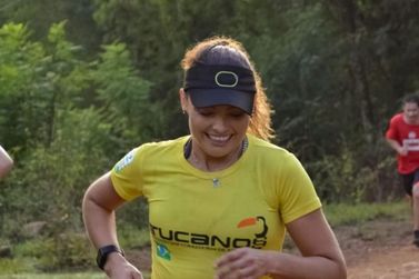 Professora de Itapo&aacute; comemora d&eacute;cada na corrida com desafio de 75 km