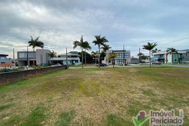 Terreno &agrave; venda - 387m&sup2; - Barra do Sa&iacute;