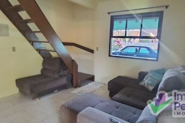 Sobrado para alugar - 216m&sup2; - Barra do Sa&iacute;