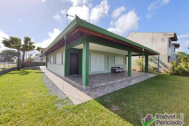 Casa para alugar - 243m&sup2; - Barra do Sa&iacute;