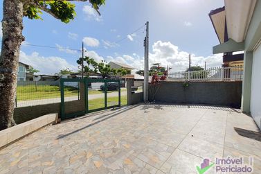 Casa para alugar - 243m&sup2; - Barra do Sa&iacute;