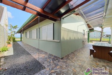 Casa para alugar - 243m&sup2; - Barra do Sa&iacute;