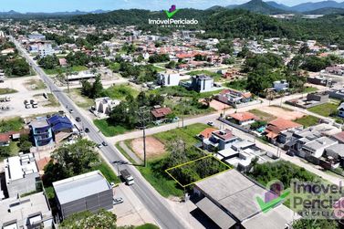 Terreno &agrave; venda - 360m&sup2; - Centro