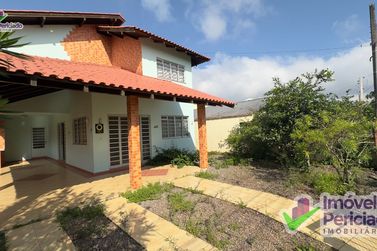 Casa &agrave; venda - 225m&sup2; - Barra do Sa&iacute;