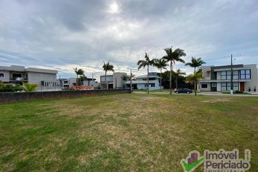 Terreno &agrave; venda - 387m&sup2; - Barra do Sa&iacute;