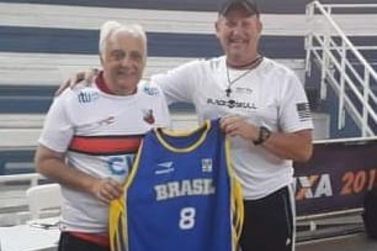  Antônio Carlos Barbosa: uma jornada brilhante rumo ao hall da fama da FIBA