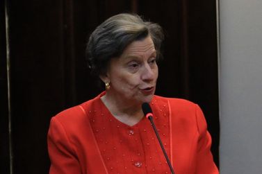 Maria do Carmo Piunti participa de sua última sessão na Câmara de Itu