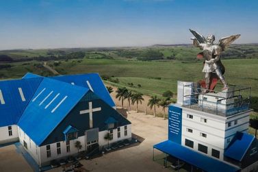 Turismo da fé: Bandeirantes tem a 3ª maior imagem de São Miguel Arcanjo no mundo
