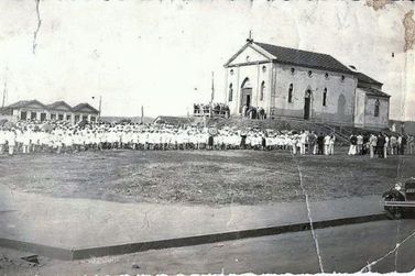 Primeira Igreja Matriz de Jacarezinho era na Praça Rui Barbosa