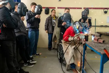 ​Ensino t&eacute;cnico estadual impulsiona jovens ao mercado de trabalho no Paran&aacute;