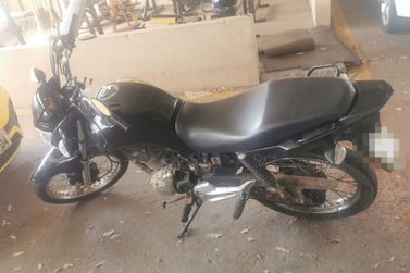 ​Opera&ccedil;&atilde;o da PM em Jacarezinho apreende motocicletas e prende mototaxista