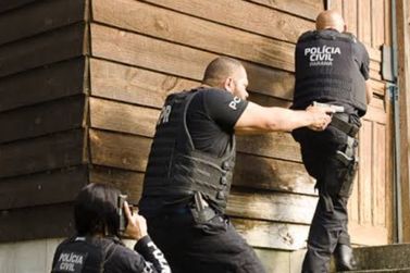 A&ccedil;&atilde;o da Pol&iacute;cia Civil resulta na apreens&atilde;o de adolescente e drogas em Jacarezinho