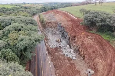 ​Detona&ccedil;&atilde;o de rochas provoca interdi&ccedil;&atilde;o tempor&aacute;ria em trecho da BR 153 nesta quinta-feira