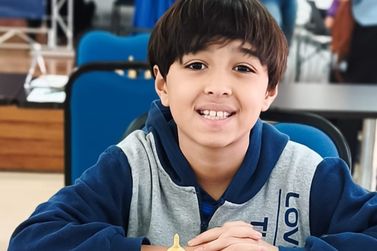 Prod&iacute;gio do xadrez de Jacarezinho busca apoio para o Pan-Americano