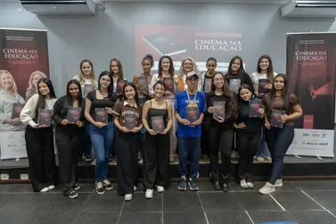 UENP em Jacarezinho recebe lan&ccedil;amento de livro sobre cinema na educa&ccedil;&atilde;o