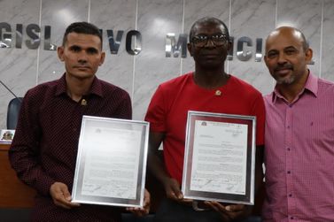Clebson Lopes e Gilberto Leopoldino são homenageados pela câmara municipal