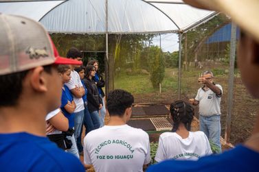 Colégios agrícolas do Paraná tornam-se cooperativas-escola