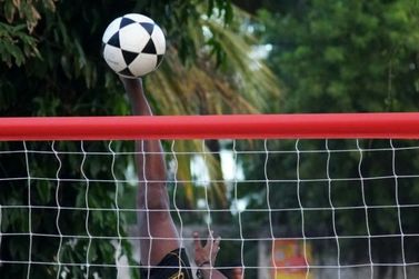 Paludo Arena de Loanda realiza torneio de futev&ocirc;lei neste fim de semana
