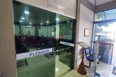 Vereadores de Loanda entram em recesso parlamentar