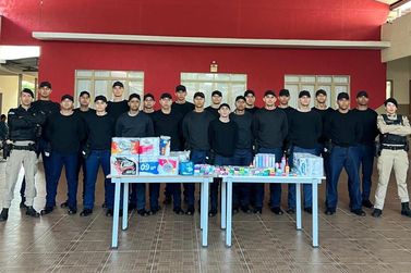 Alunos do curso de forma&ccedil;&atilde;o da Pol&iacute;cia Militar arrecadam doa&ccedil;&otilde;es para Lar dos Idosos